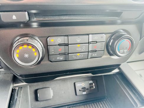 Used 2015 Ford F150 XLT w/ Equipment Group 302A Luxury image 26