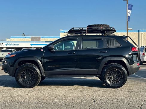 Used 2018 Jeep Cherokee Trailhawk w/ Comfort/Convenience Group image 5