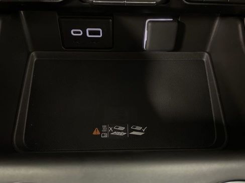 Used 2024 Chevrolet Suburban High Country w/ Advanced Technology Package image 37