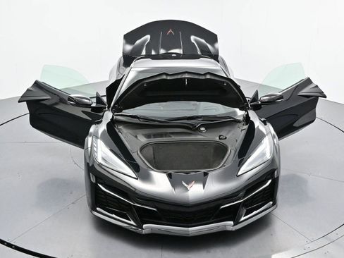 Used 2025 Chevrolet Corvette Z06 RWD image 51