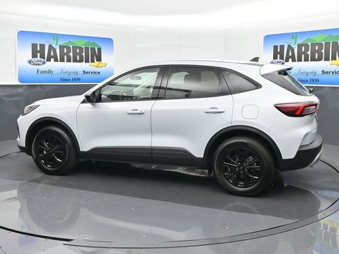 New 2025 Ford Escape Active w/ Cold Weather Package image 3