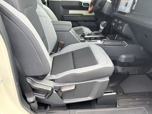 Used 2025 Ford Bronco 2-Door w/ Sasquatch Package AWD/4WD image 13