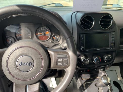 Used 2017 Jeep Patriot High Altitude AWD/4WD image 6