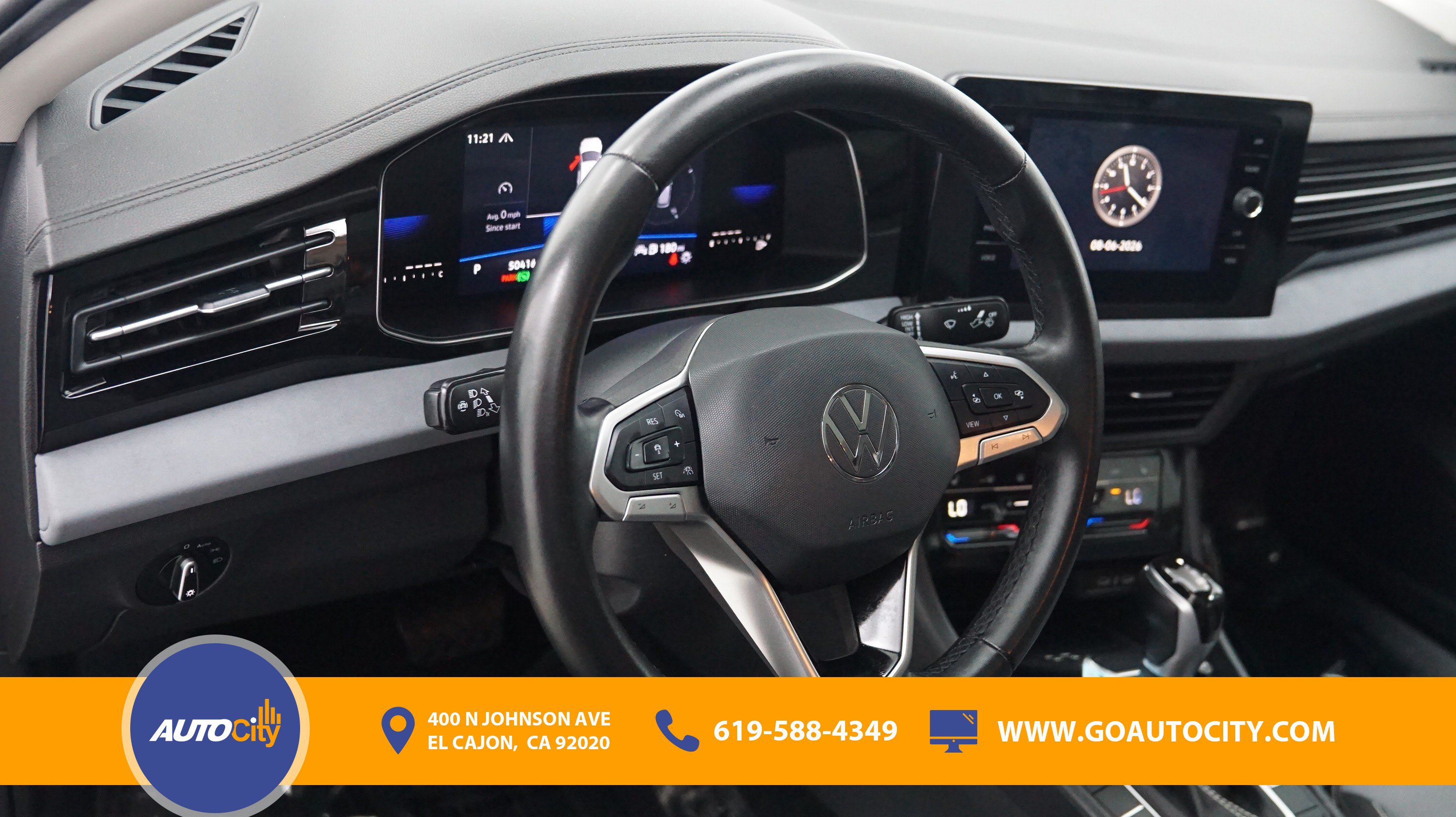 Used 2025 Volkswagen Jetta SE FWD image 19
