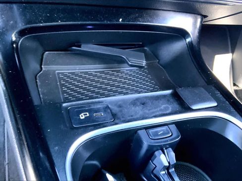 Used 2021 Mercedes-Benz CLA 250 w/ AMG Line image 31
