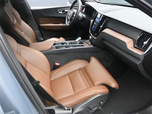 Certified 2023 Volvo XC60 B5 Ultimate w/ Protection Package Premier image 29