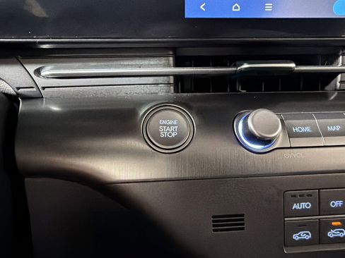 Used 2025 Hyundai Kona SEL FWD image 25