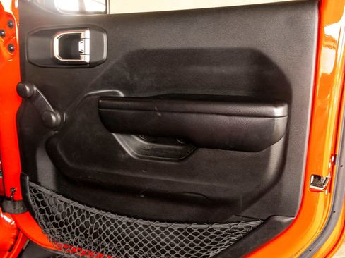 Used 2019 Jeep Wrangler Unlimited Sport image 25