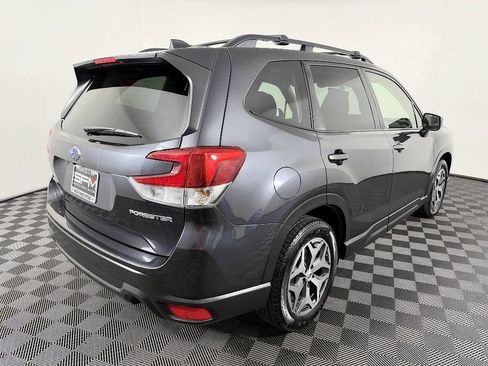 Used 2019 Subaru Forester Premium AWD/4WD image 8