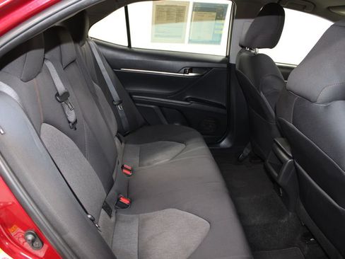 Used 2018 Toyota Camry LE FWD image 26