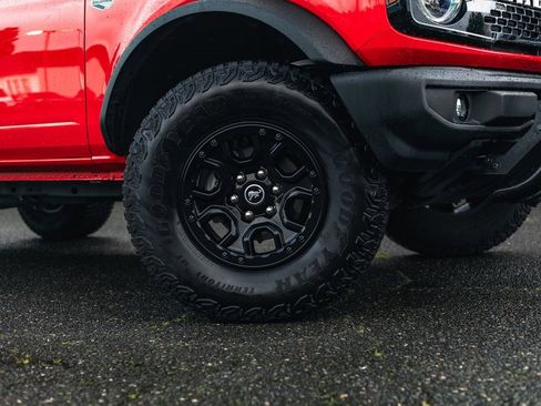 Used 2022 Ford Bronco Wildtrak image 4