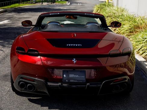 Used 2025 Ferrari Roma Spider image 4