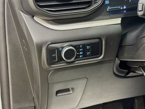 Used 2023 Ford Explorer XLT image 10