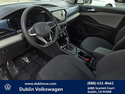 Certified 2023 Volkswagen Taos SE w/ Panoramic Sunroof Package FWD image 9