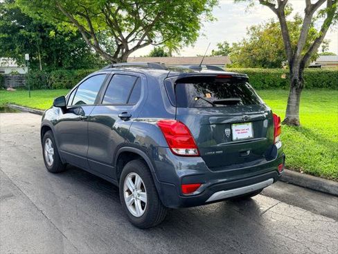 Used 2021 Chevrolet Trax LT w/ Driver Confidence Package AWD/4WD image 4