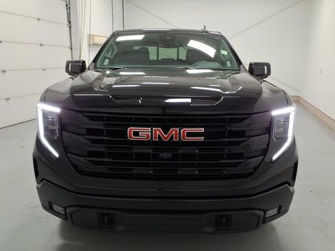 Used 2022 GMC Sierra 1500 Elevation w/ Elevation Premium Package AWD/4WD image 8