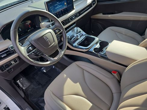 Certified 2023 Lincoln Nautilus AWD w/ Premium Package image 16