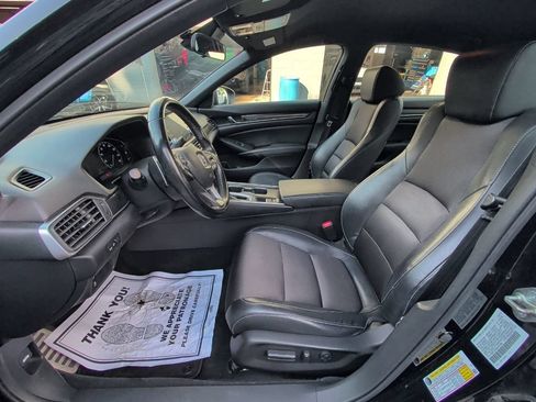 Used 2018 Honda Accord Sport image 10