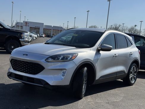 Used 2020 Ford Escape SEL image 15