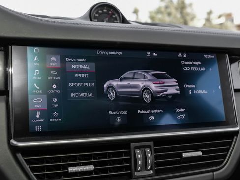 Used 2020 Porsche Cayenne Turbo image 32