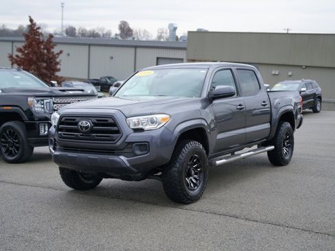 Used 2019 Toyota Tacoma SR w/ SR Convenience Package image 10