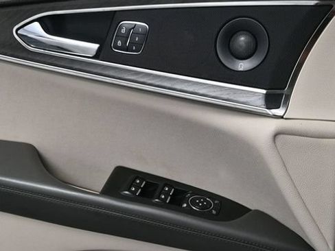 Used 2019 Lincoln Nautilus Reserve AWD/4WD image 22
