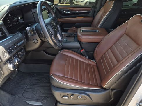 Used 2023 GMC Yukon Denali Ultimate AWD/4WD image 14
