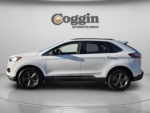 Used 2022 Ford Edge SEL w/ Sport Appearance Package image 2