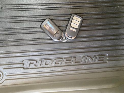 Used 2017 Honda Ridgeline RTL-E image 24