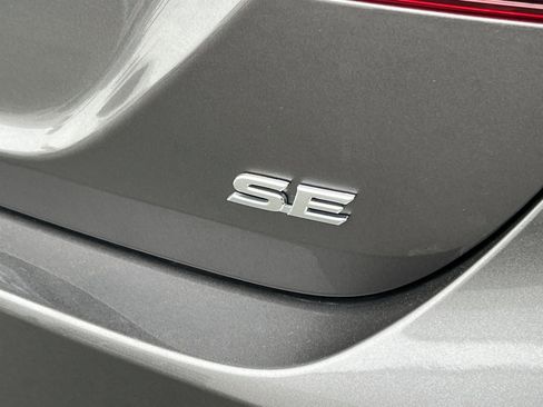 Certified 2023 Toyota Camry SE image 6