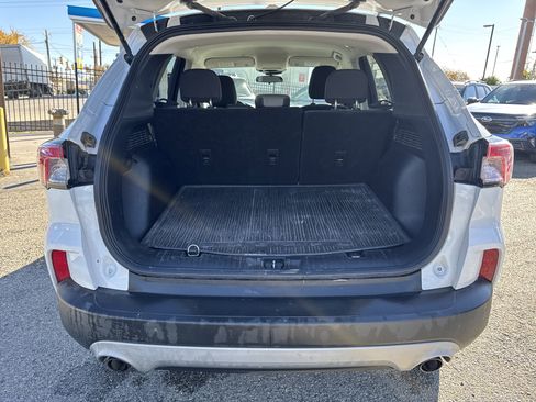 Used 2021 Ford Escape SE image 27