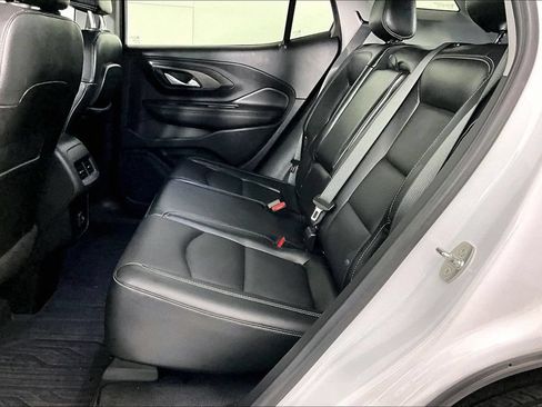 Used 2022 GMC Terrain SLT w/ Elevation Edition FWD image 3