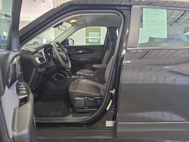 Used 2023 Chevrolet TrailBlazer LS FWD image 23