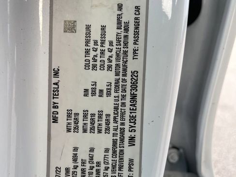 Used 2022 Tesla Model 3 RWD image 9