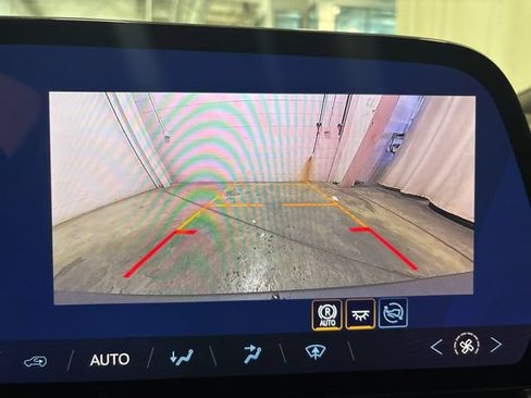 Used 2026 Chevrolet Equinox EV LT FWD image 22