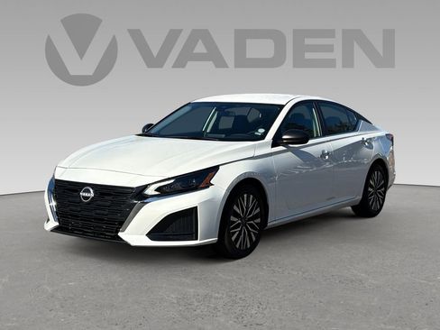 Used 2025 Nissan Altima 2.5 SV image 22