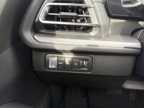 New 2026 Chevrolet Traverse LT w/ Driver Confidence Package image 14