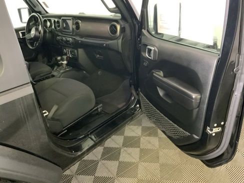 Used 2020 Jeep Wrangler Sport image 19