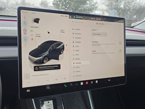 Used 2026 Tesla Model Y AWD image 37