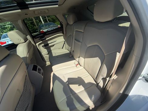 Used 2015 Cadillac SRX Luxury FWD image 16
