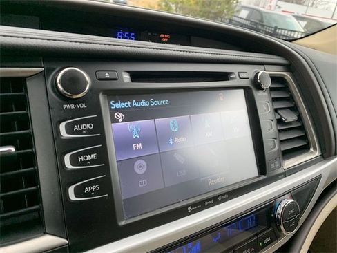 Used 2017 Toyota Highlander XLE image 21