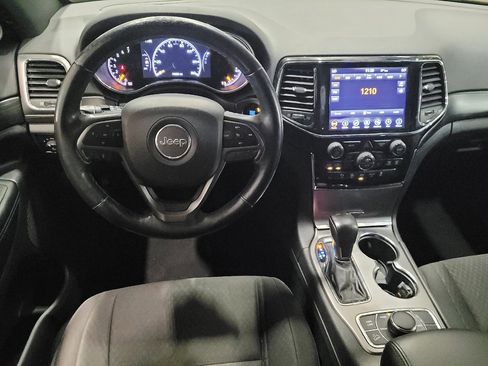 Used 2019 Jeep Grand Cherokee Laredo image 22