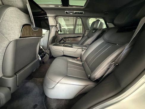 Used 2023 Land Rover Range Rover SV AWD/4WD image 29