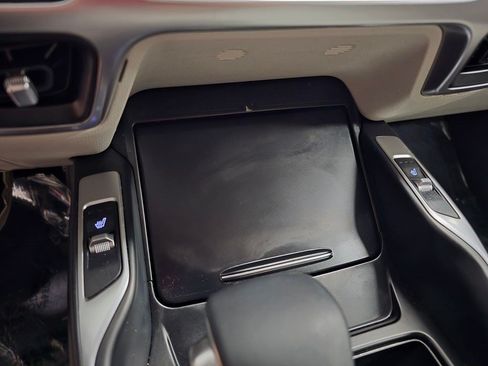 Used 2022 Kia Sorento S w/ Panoramic Sunroof Package FWD image 27