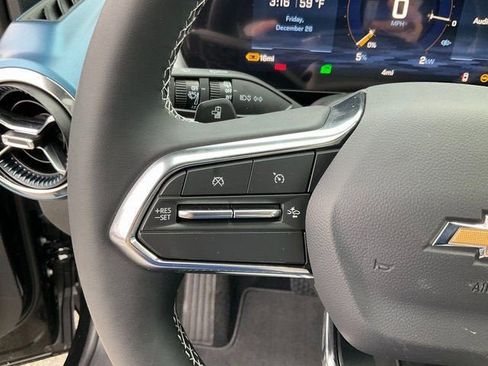 New 2026 Chevrolet Equinox EV LT image 9