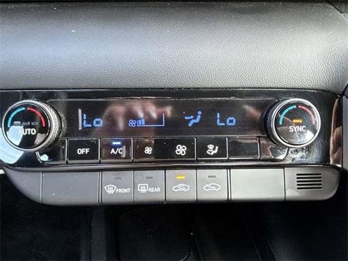 Used 2025 Hyundai Elantra Sport image 18