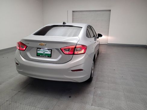 Used 2018 Chevrolet Cruze LS image 7