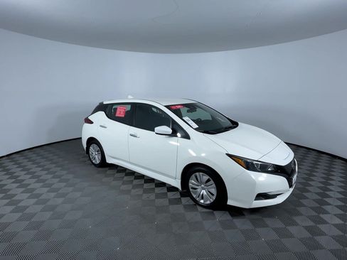 Certified 2025 Nissan Leaf S FWD image 2