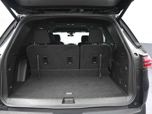 Used 2022 Chevrolet Traverse LT w/ Midnight/Sport Edition AWD/4WD image 38