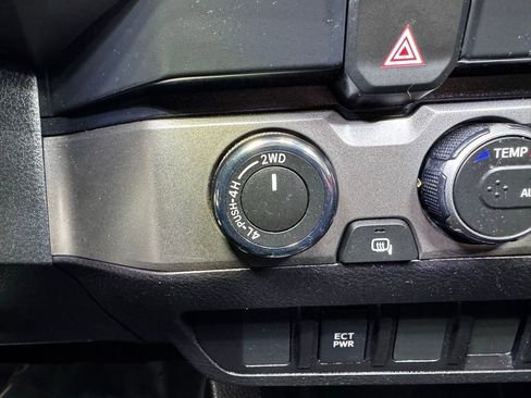 Used 2022 Toyota Tacoma SR5 image 33